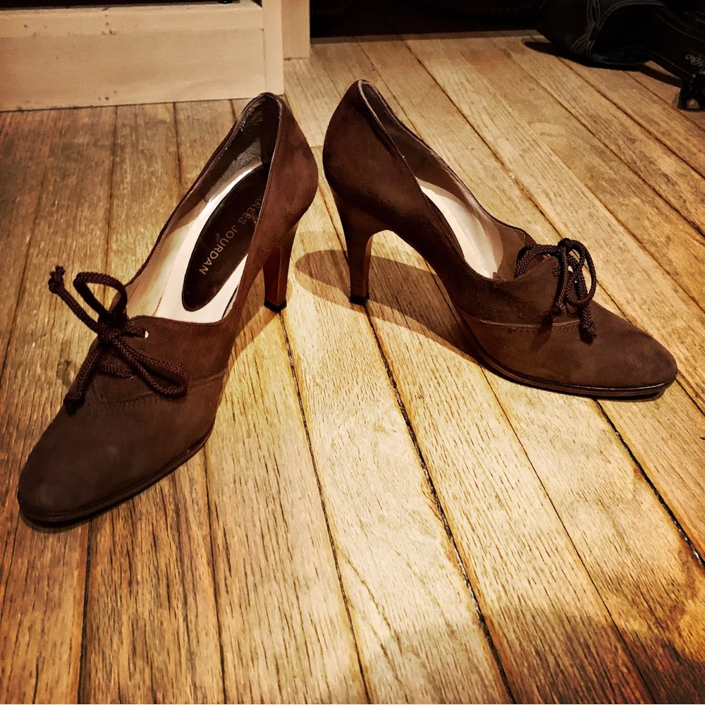 Sz7.5, Vintage Charles Jourdan Brown Suede Heels.